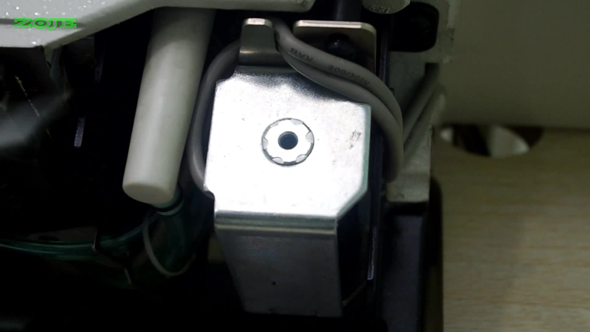 辅助设备电压（24V）过高