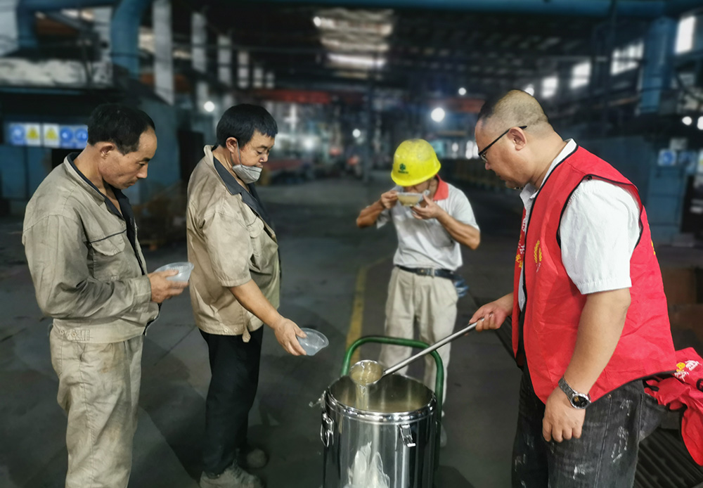 高温送清凉、关爱暖人心