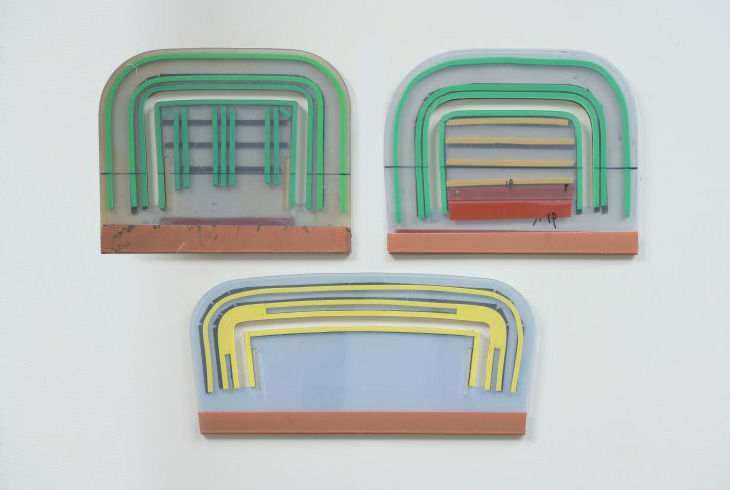 独创类角、圆角车缝转换功能，无需调整机器/编程，实现快速换款