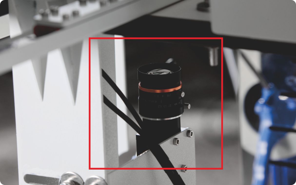 三个识别系统精准定位松紧带缝纫