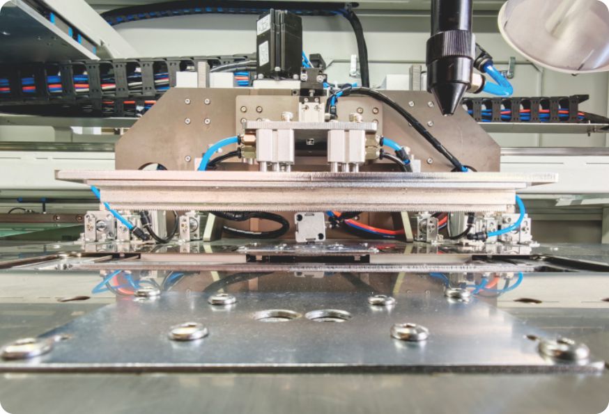 可控制拉料长度，确保止口呈自然状态，止口更直、更均匀